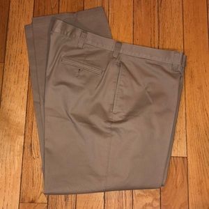 3/$15 SALE Men’s Beige Chino/Khakis Pant 42 x 30